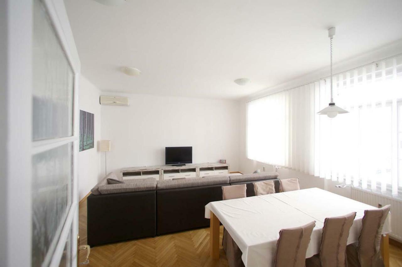 Skyscraper Apartment Tour As Ljubljana Extérieur photo